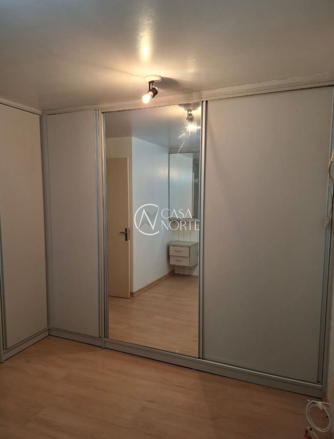 Casa à venda com 2 quartos, 91m², 1 vaga, Avenida Faria Lobato no bairro Sarandi em Porto Alegre