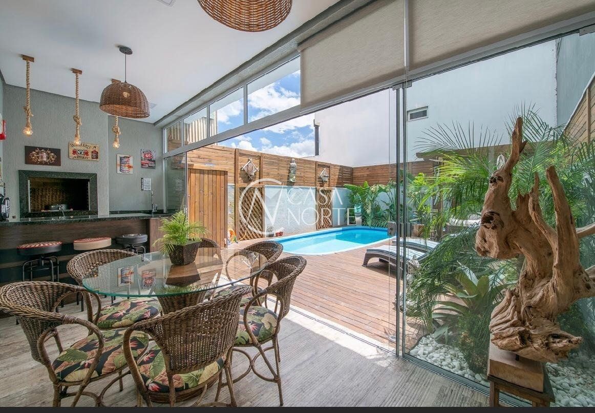 Casa de Condomínio à venda com 3 quartos, 180m², 1 suíte, 2 vagas, Avenida Willy Eugênio Fleck no bairro Sarandi em Porto Alegre