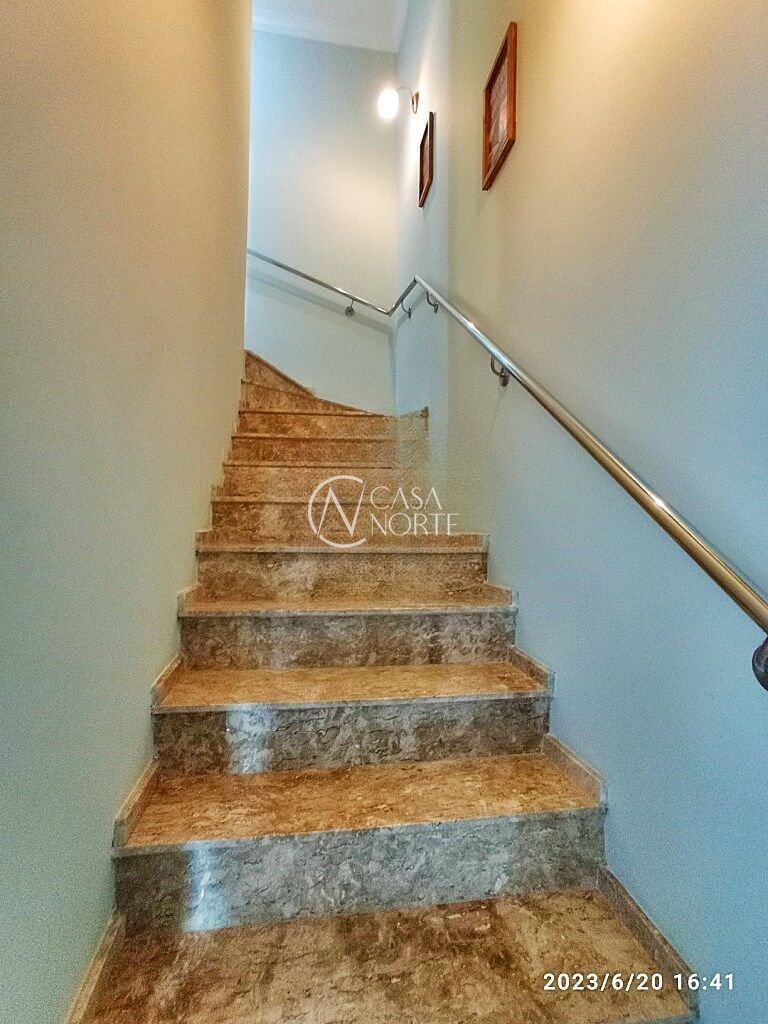 Casa de Condomínio à venda com 2 quartos, 201m², 2 suítes, 2 vagas, Rua Silvino Nedel no bairro Mário Quintana em Porto Alegre