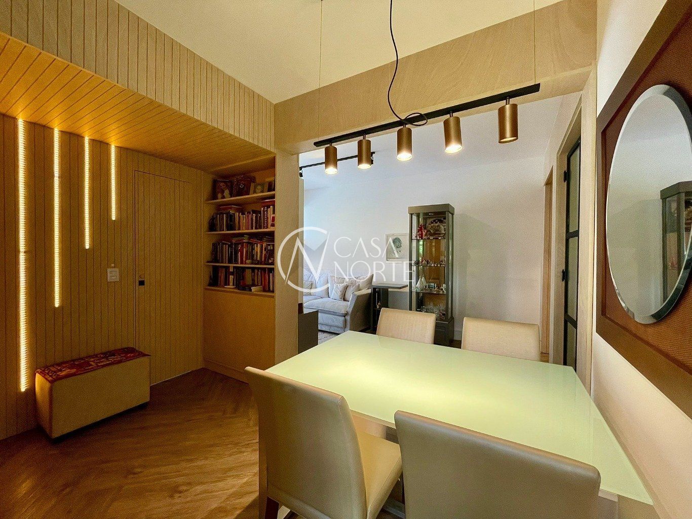 Apartamento à venda com 2 quartos, 73m², 1 vaga, Rua Anita Garibaldi no bairro Boa Vista em Porto Alegre