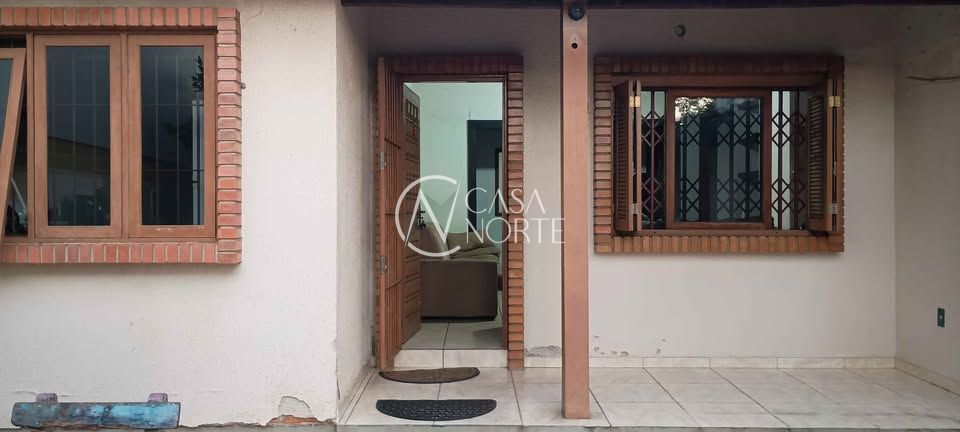 Casa à venda com 2 quartos, 120m², 2 vagas, Rua Serafim Alencastro no bairro Sarandi em Porto Alegre