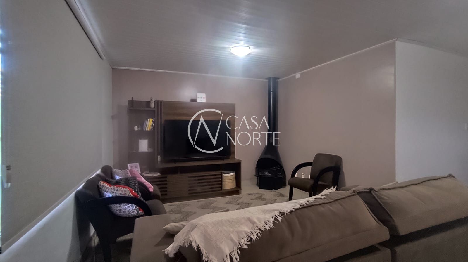 Casa à venda com 3 quartos, 220m², 1 suíte, 3 vagas, Rua José Gelain no bairro Parque Santa Fé em Porto Alegre