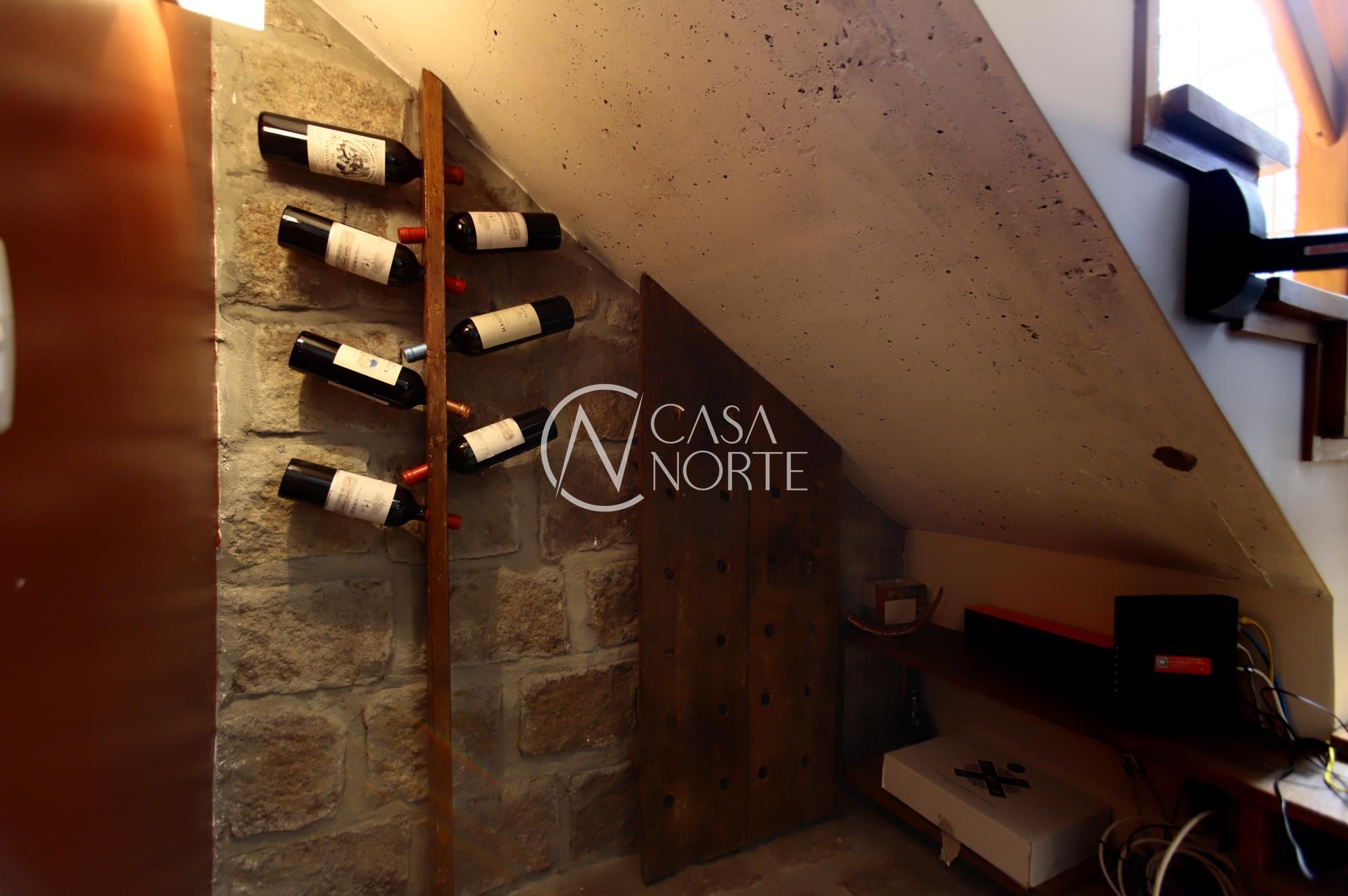 Casa à venda com 4 quartos, 217m², 1 suíte, 3 vagas, Rua Francisco Ferrer no bairro Rio Branco em Porto Alegre