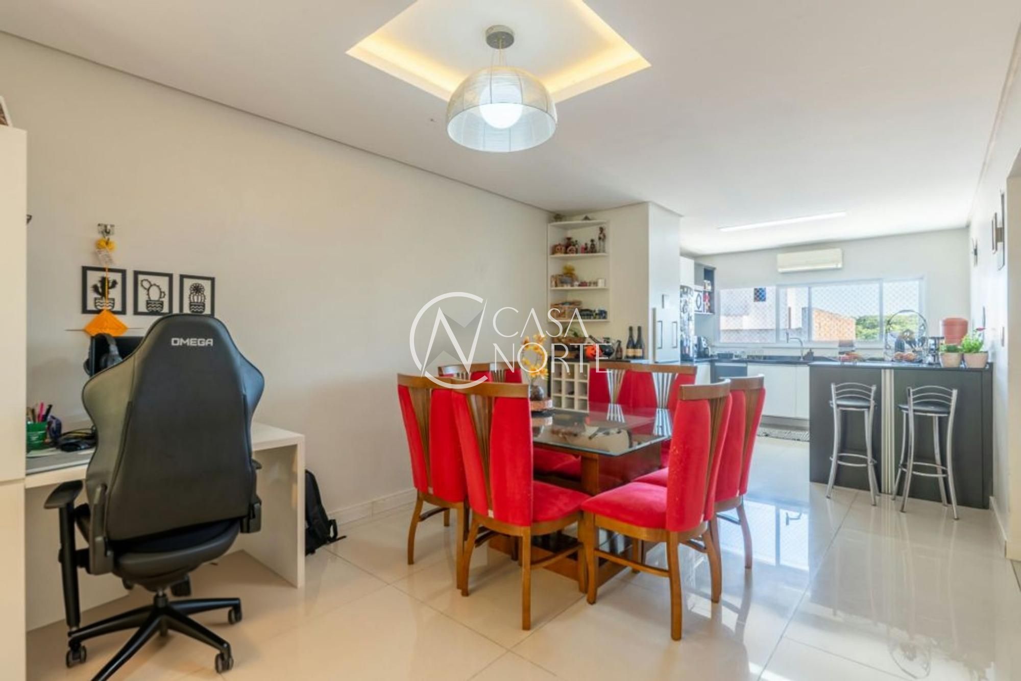 Casa de Condomínio à venda com 3 quartos, 215m², 1 suíte, 2 vagas, Rua Erny Ludwig no bairro Mário Quintana em Porto Alegre