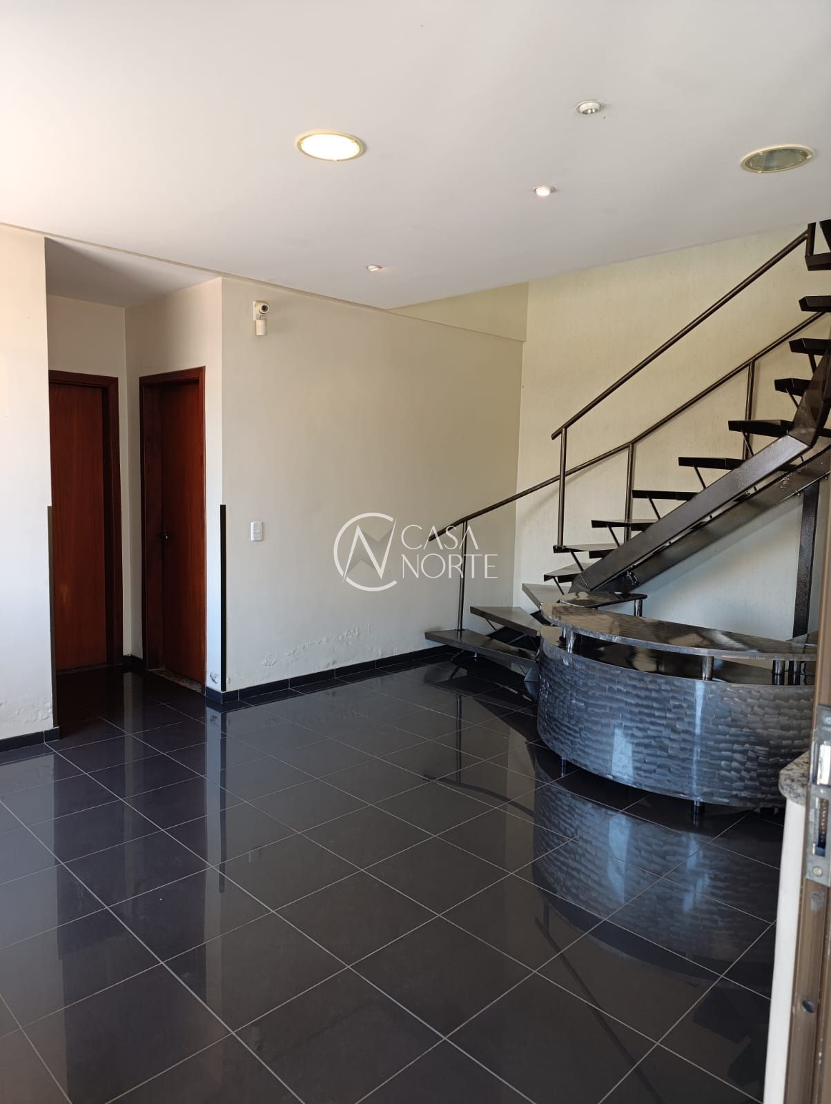 Pavilhão à venda com 5 quartos, 2500m², 20 vagas, Beco José Paris no bairro Sarandi em Porto Alegre