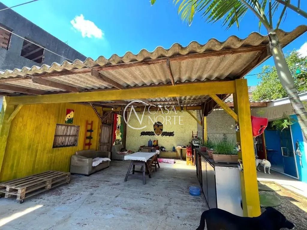 Casa à venda com 3 quartos, 126m², 3 vagas, Rua Amábile Samarani Ferreira no bairro Campo Novo em Porto Alegre