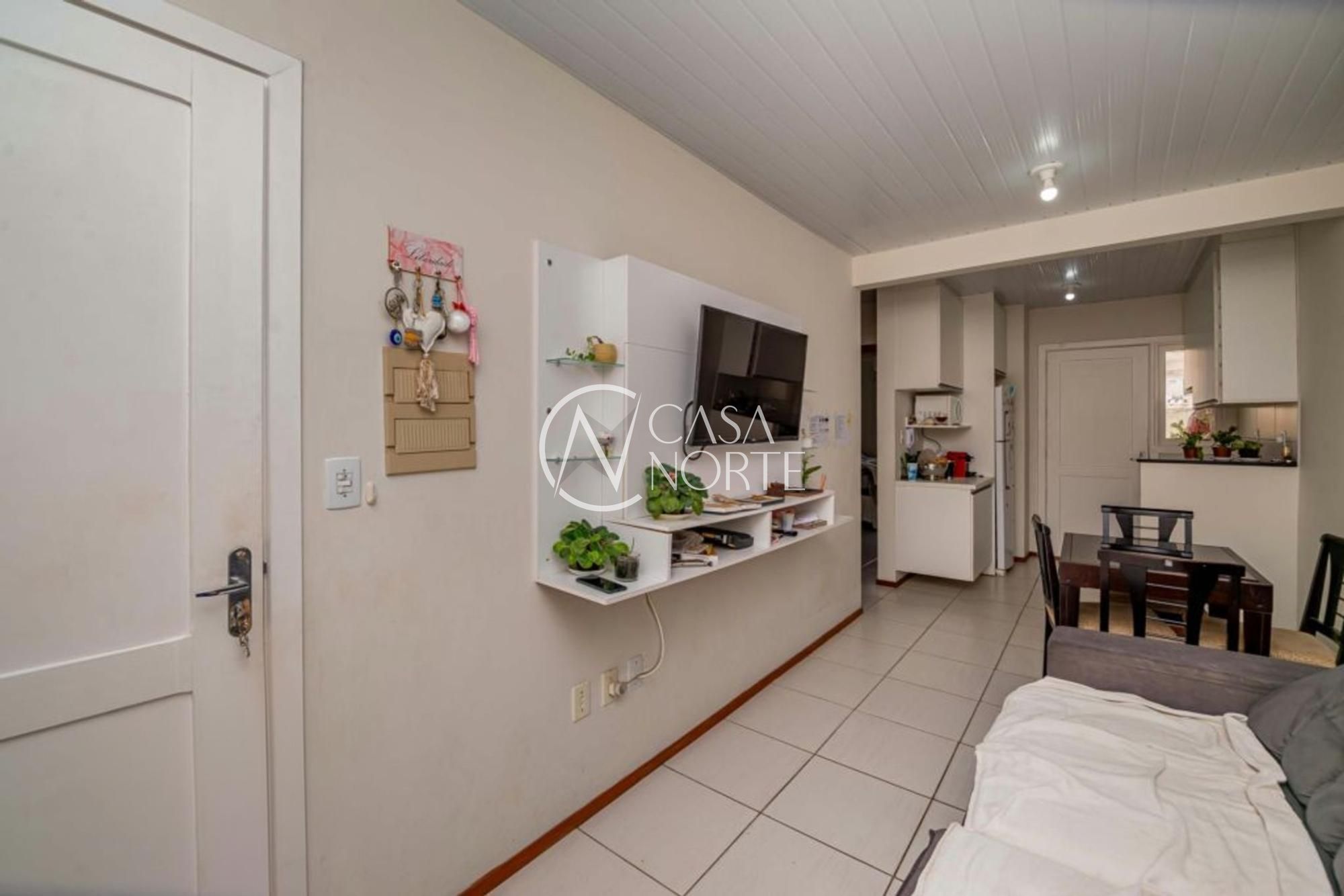 Casa de Condomínio à venda com 2 quartos, 48m², 1 vaga, Estrada Costa Gama no bairro Restinga em Porto Alegre