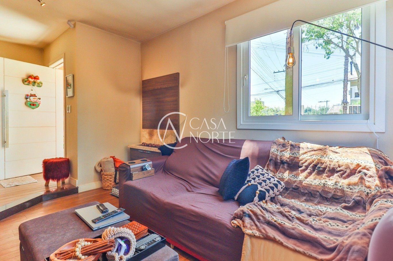 Casa à venda com 3 quartos, 191m², 1 suíte, 3 vagas, Rua Chácara das Nascentes no bairro Lomba do Pinheiro em Porto Alegre