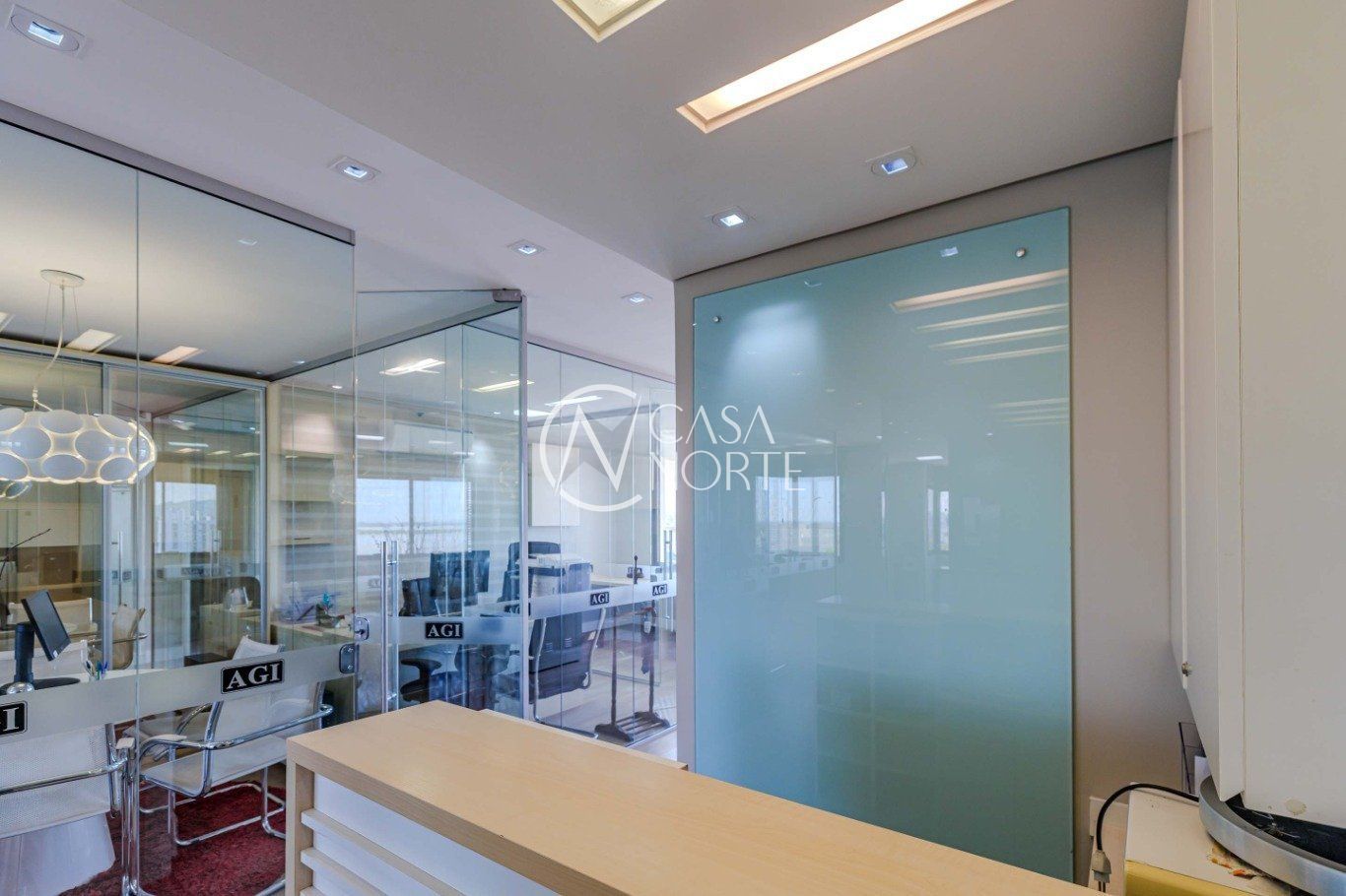 Sala Comercial à venda com 2 quartos, 74m², 2 vagas, Avenida Borges de Medeiros no bairro Praia de Belas em Porto Alegre