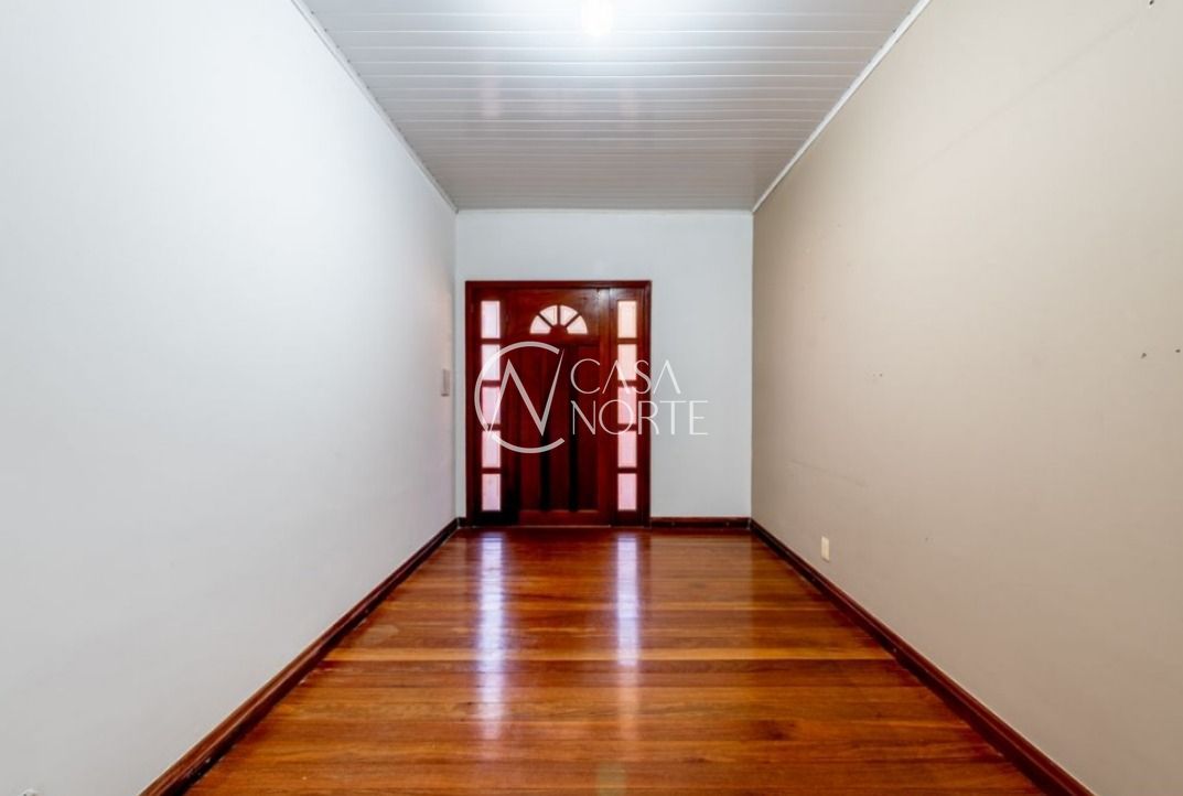 Casa à venda com 2 quartos, 112m², 1 suíte, 6 vagas, Rua Vidal de Negreiros no bairro Vila São José em Porto Alegre