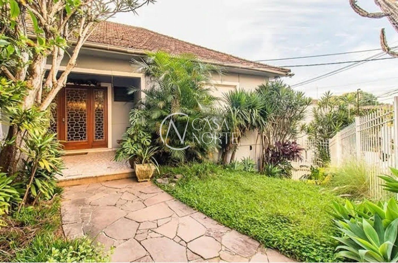 Casa à venda com 3 quartos, 425m², 2 vagas, Rua Filadélfia no bairro São João em Porto Alegre