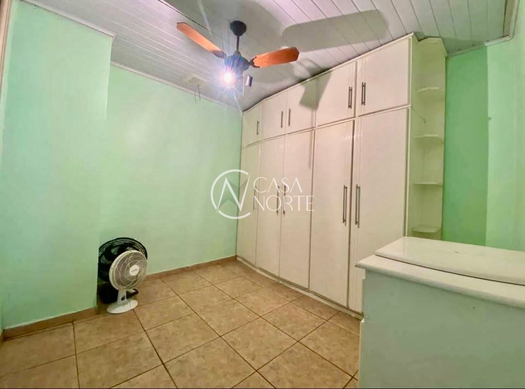 Casa à venda com 2 quartos, 144m², 1 suíte, 2 vagas, Rua Dois de Fevereiro no bairro Passo das Pedras em Porto Alegre