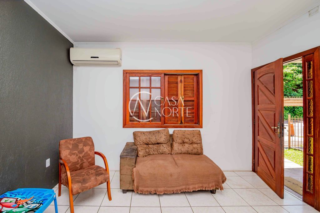 Casa à venda com 3 quartos, 94m², 4 vagas, Rua Ida Passuello no bairro Vila Nova em Porto Alegre
