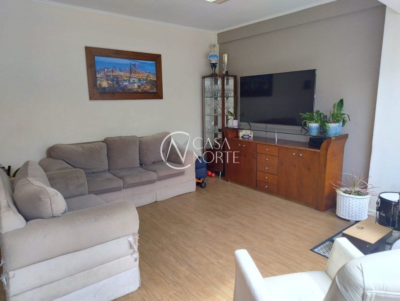 Apartamento Garden à venda com 3 quartos, 130m², 1 suíte, 2 vagas, Avenida João Wallig no bairro Passo da Areia em Porto Alegre