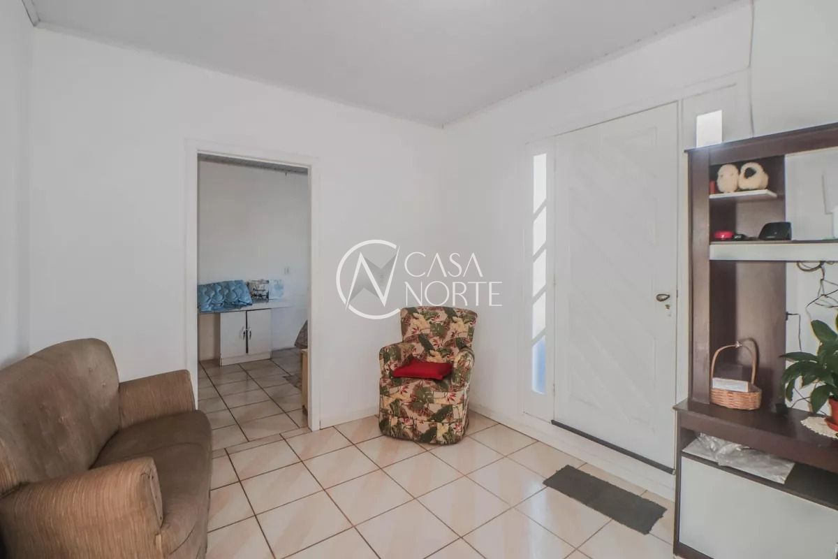 Sobrado à venda com 3 quartos, 300m², 1 suíte, 3 vagas, Rua dos Maias no bairro Rubem Berta em Porto Alegre