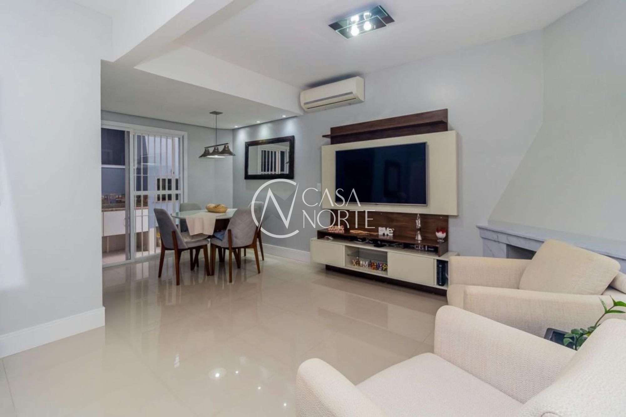 Casa à venda com 3 quartos, 131m², 1 suíte, 4 vagas, Rua das Caravelas no bairro Vila Ipiranga em Porto Alegre