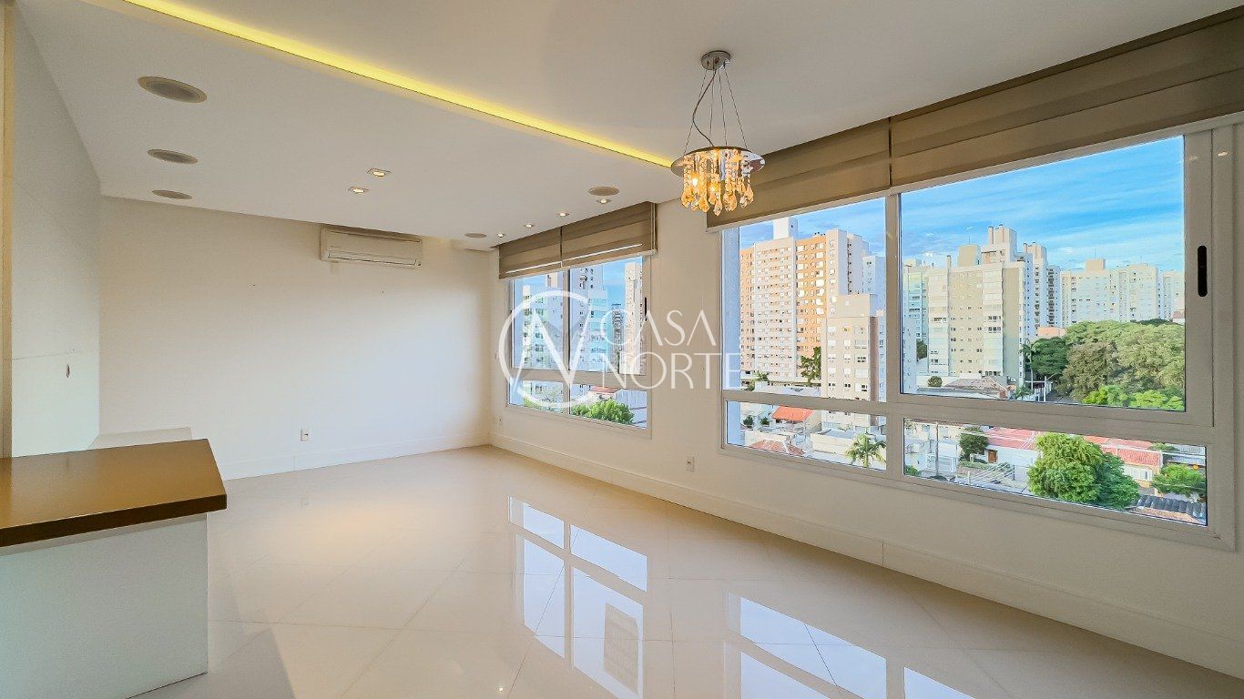 Apartamento à venda com 3 quartos, 72m², 1 suíte, 2 vagas, Rua José Scutari no bairro Passo da Areia em Porto Alegre