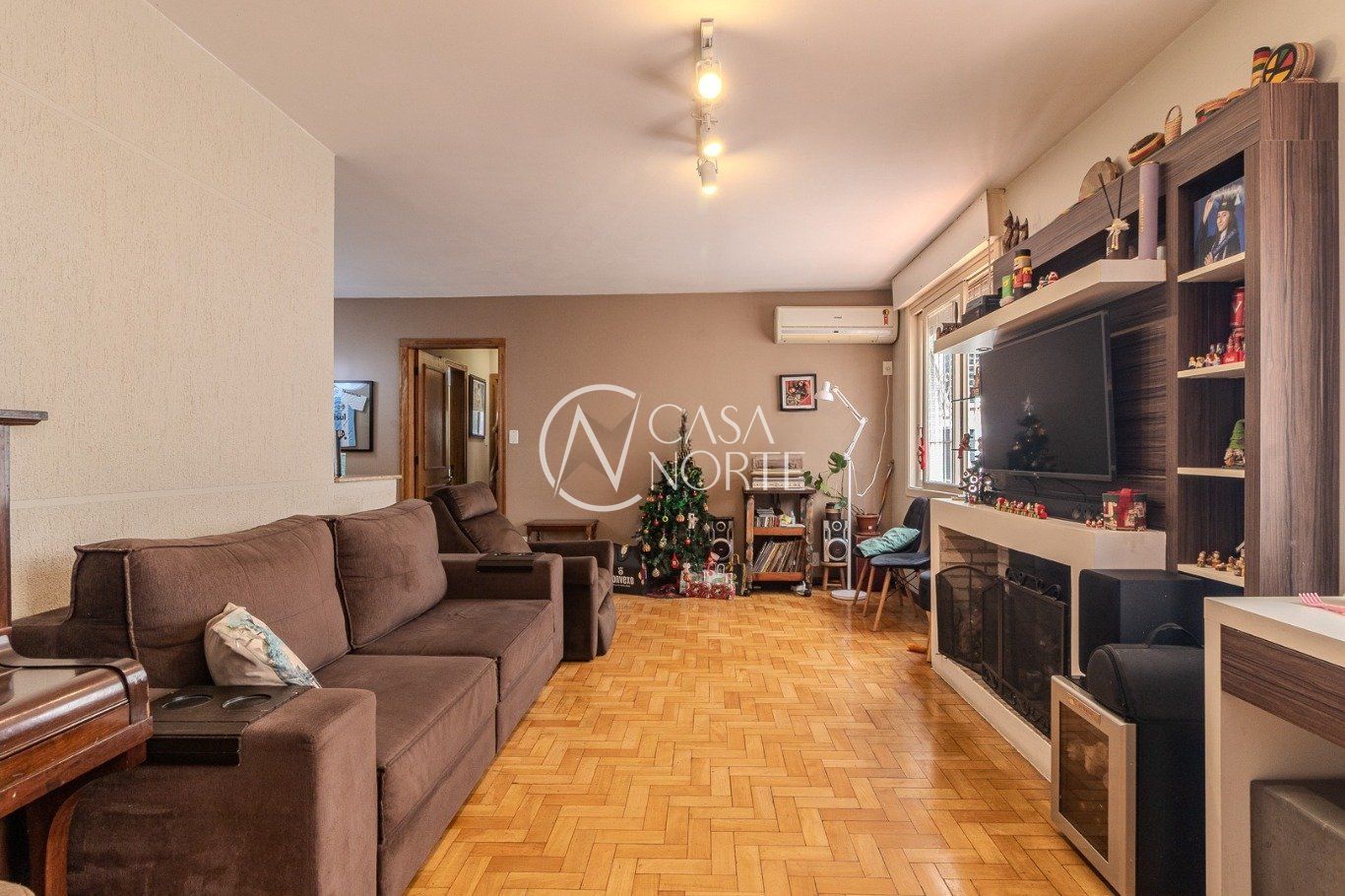 Apartamento à venda com 3 quartos, 110m², 1 suíte, 2 vagas, Rua Doutor Florêncio Ygartua no bairro Moinhos de Vento em Porto Alegre