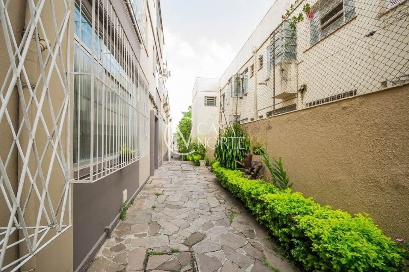 Apartamento à venda com 2 quartos, 75m², Rua Dona Augusta no bairro Menino Deus em Porto Alegre