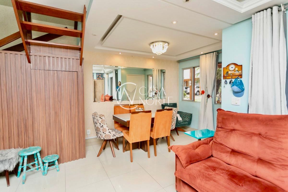 Casa de Condomínio à venda com 2 quartos, 300m², 1 suíte, 2 vagas, Avenida João Ferreira Jardim no bairro Parque Santa Fé em Porto Alegre