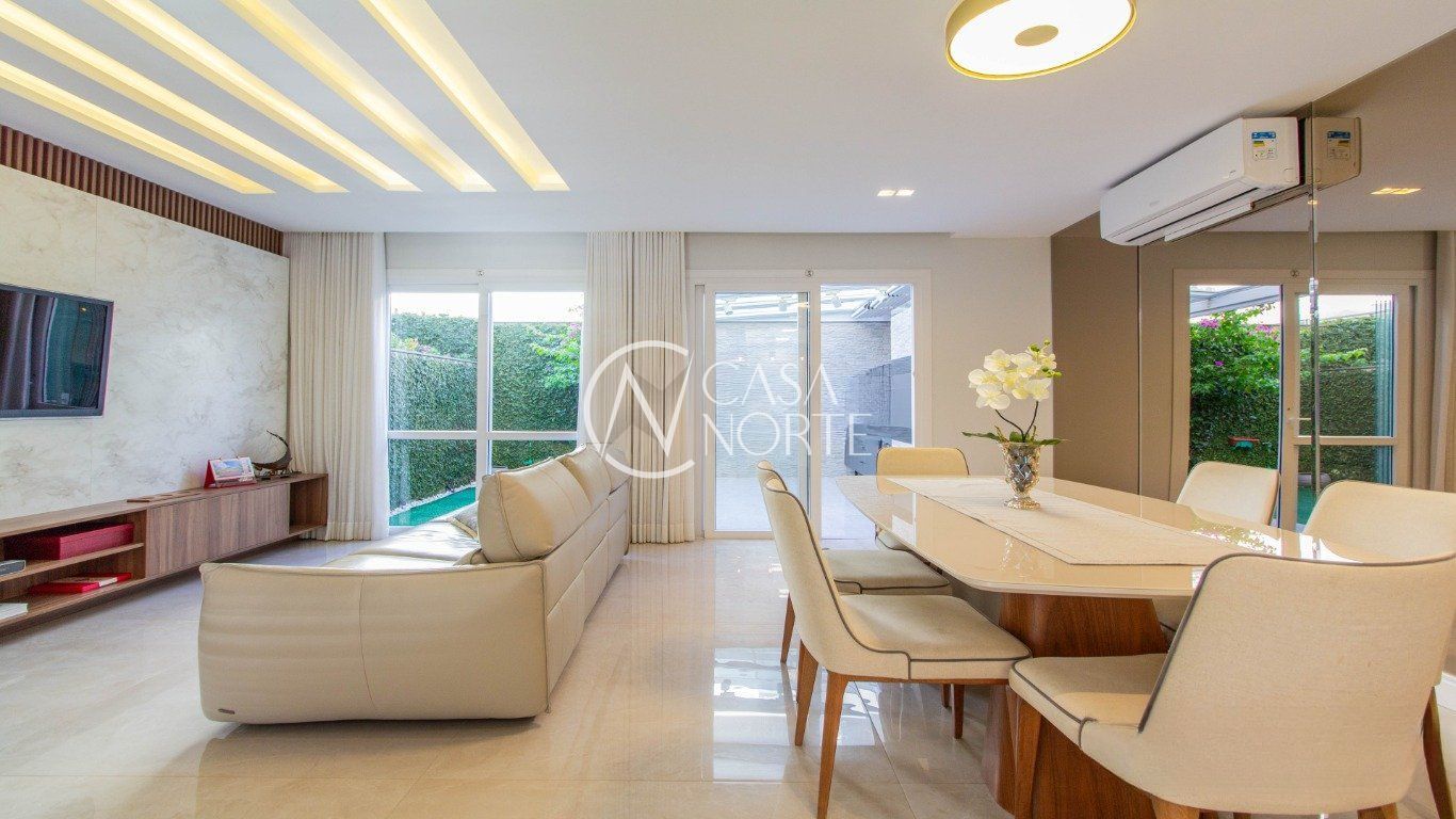 Casa de Condomínio à venda com 3 quartos, 195m², 3 suítes, 2 vagas, Rua Gralha Azul no bairro Jardim Carvalho em Porto Alegre