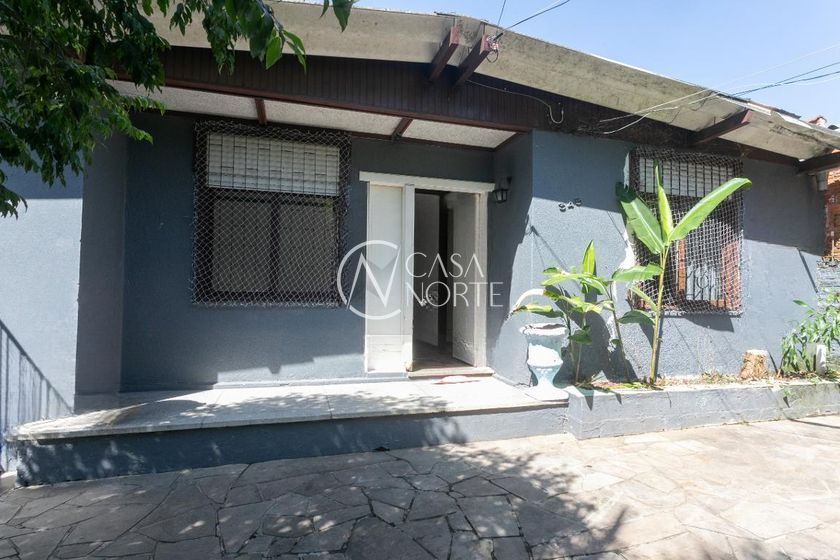 Casa à venda com 3 quartos, 54m², 2 vagas, Avenida Gamal Abdel Nasser no bairro Rubem Berta em Porto Alegre