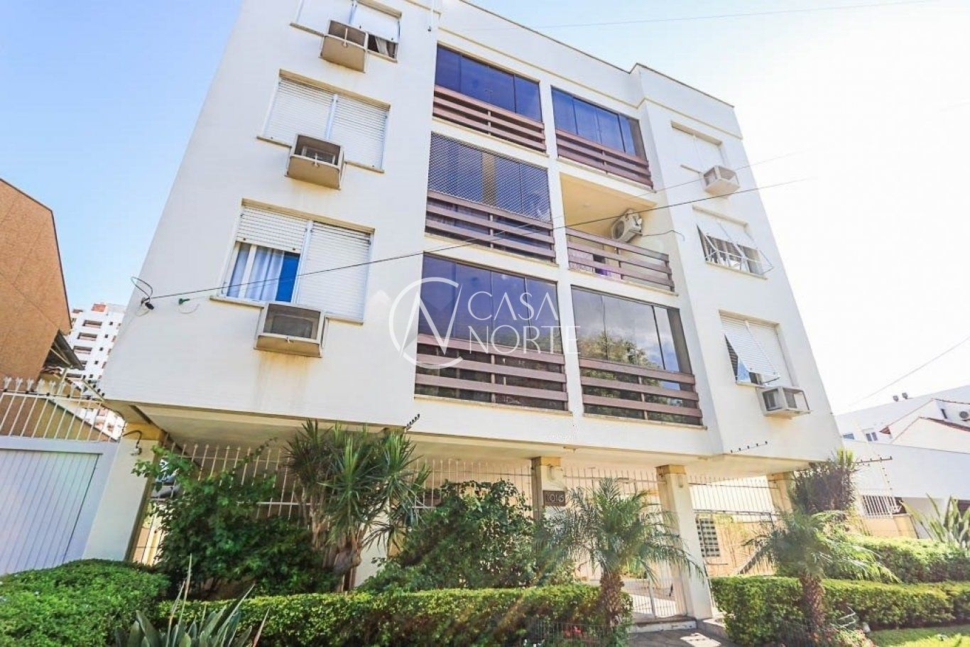 Apartamento à venda com 2 quartos, 60m², 1 vaga, Rua Valparaíso no bairro Jardim Botânico em Porto Alegre