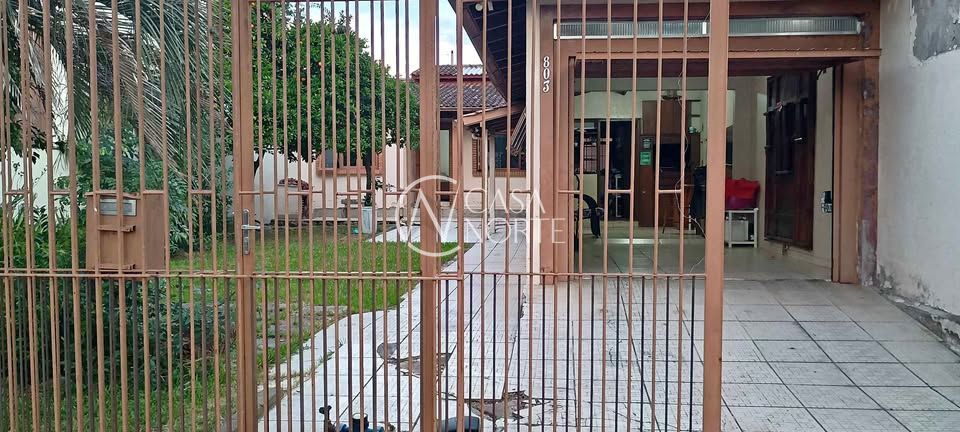 Casa à venda com 2 quartos, 120m², 2 vagas, Rua Serafim Alencastro no bairro Sarandi em Porto Alegre