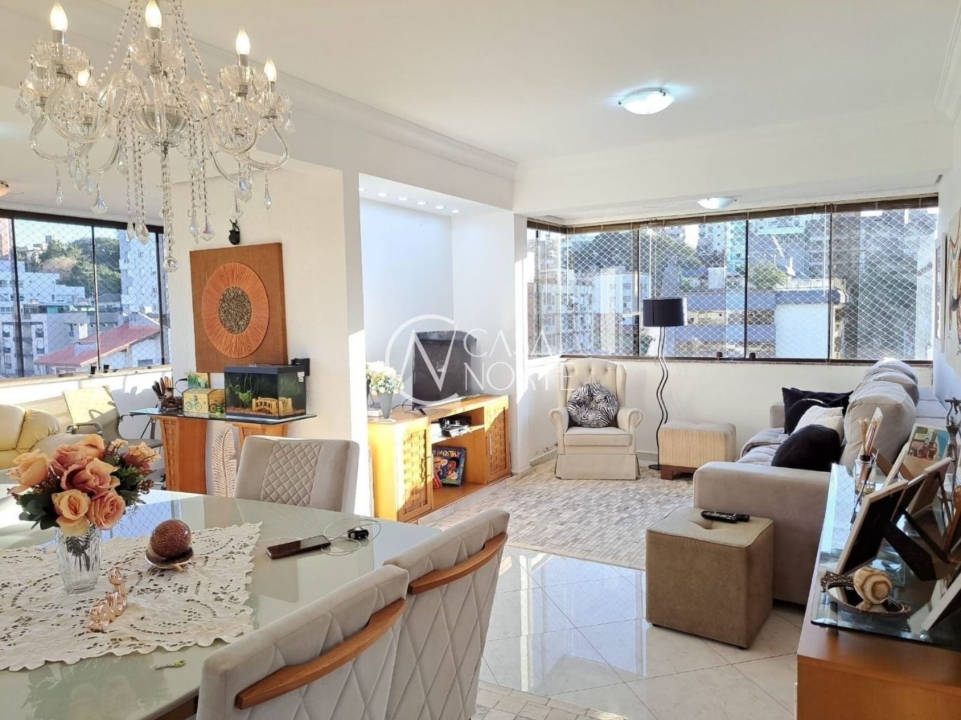 Apartamento à venda com 3 quartos, 100m², 1 suíte, 2 vagas, Rua Portugal no bairro Higienópolis em Porto Alegre