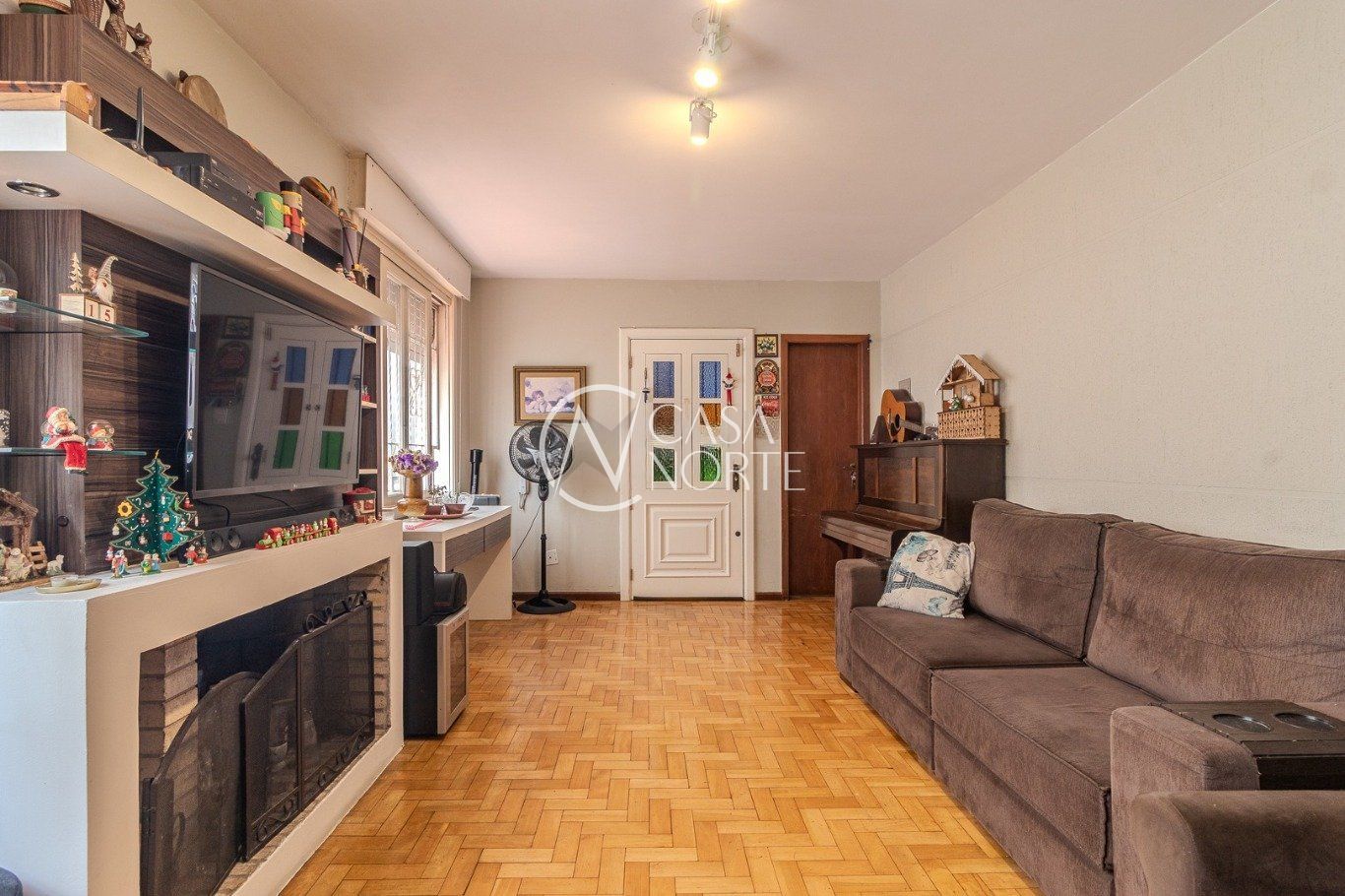 Apartamento à venda com 3 quartos, 110m², 1 suíte, 2 vagas, Rua Doutor Florêncio Ygartua no bairro Moinhos de Vento em Porto Alegre