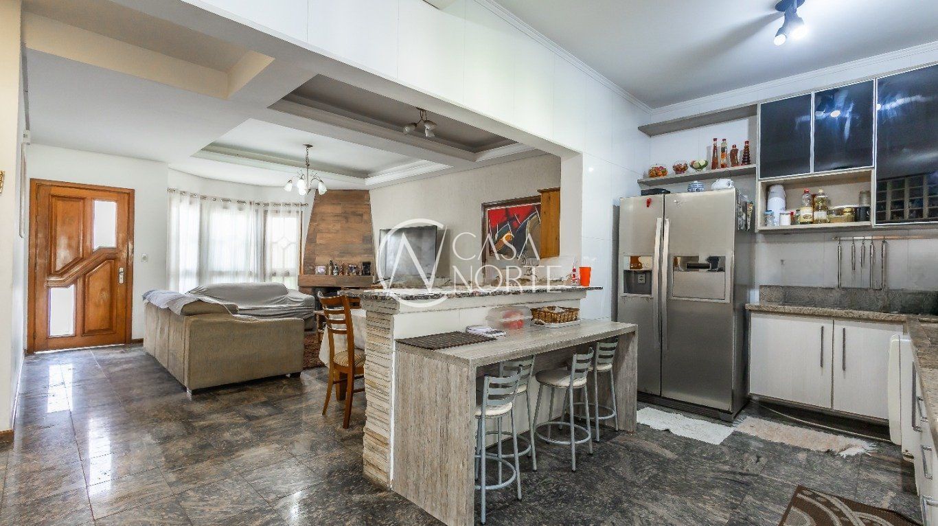 Casa de Condomínio à venda com 4 quartos, 300m², 1 suíte, 3 vagas, Avenida Ecoville no bairro Sarandi em Porto Alegre