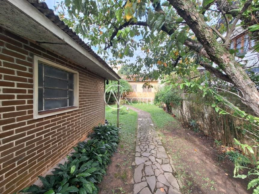 Casa à venda com 1 quarto, 213m², 3 vagas, Rua Plácido de Castro no bairro Azenha em Porto Alegre