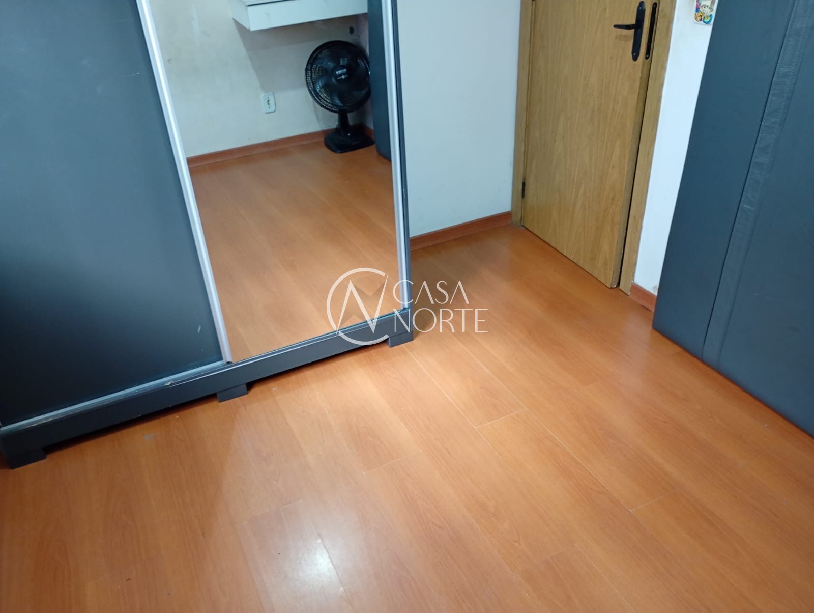 Apartamento à venda com 2 quartos, 42m², 1 vaga, Avenida Juscelino Kubitschek de Oliveira no bairro Jardim Leopoldina em Porto Alegre