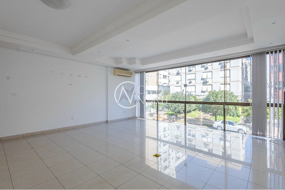 Casa à venda com 4 quartos, 344m², 2 suítes, 7 vagas, Rua Luzitana no bairro Higienópolis em Porto Alegre