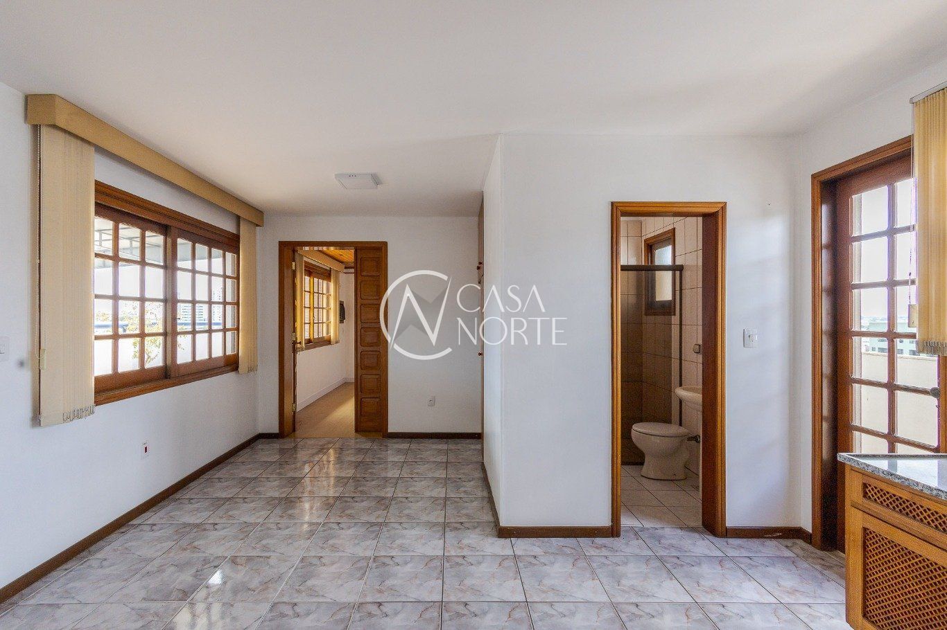 Cobertura à venda com 4 quartos, 214m², 1 suíte, 2 vagas, Rua Sport Club São José no bairro Passo da Areia em Porto Alegre