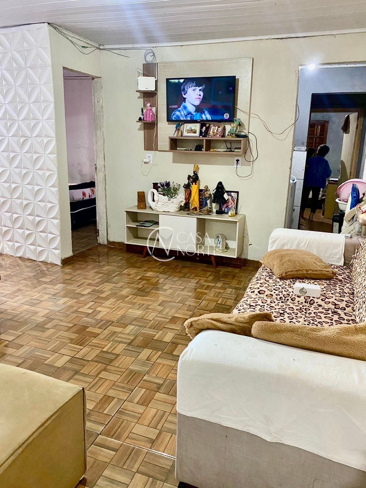 Casa à venda com 3 quartos, 159m², 1 suíte, 2 vagas, Avenida Vereador Pozzolo de Oliveira no bairro Restinga em Porto Alegre