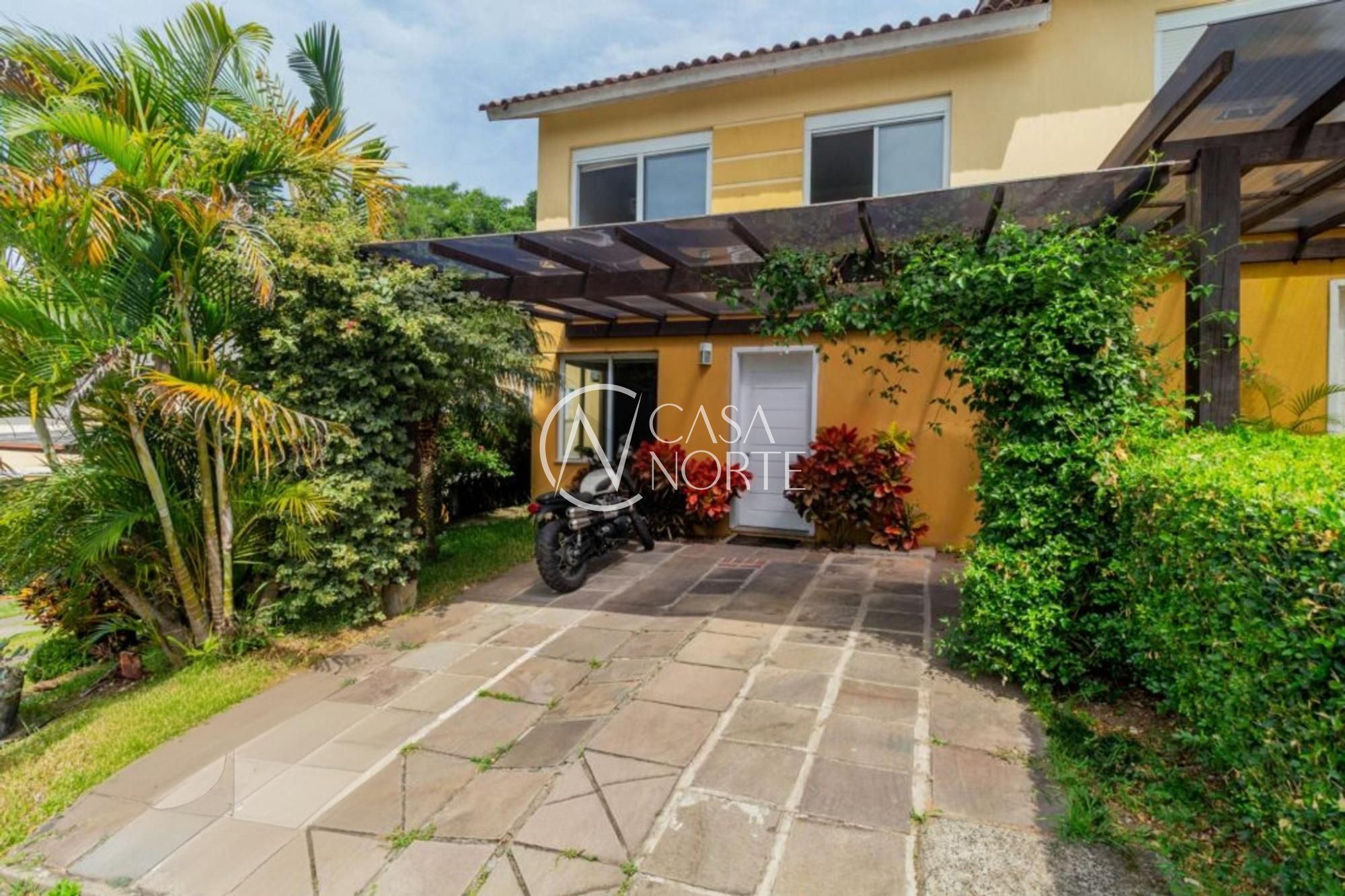 Casa de Condomínio à venda com 3 quartos, 118m², 1 suíte, 2 vagas, Rua Vicenza no bairro Mário Quintana em Porto Alegre
