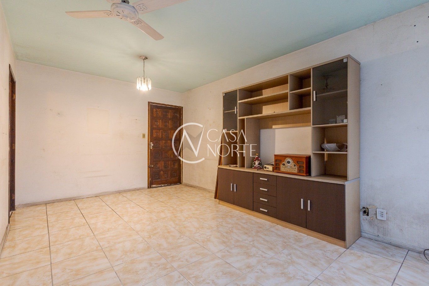 Casa à venda com 3 quartos, 150m², 3 vagas, Avenida Bento Gonçalves no bairro Partenon em Porto Alegre