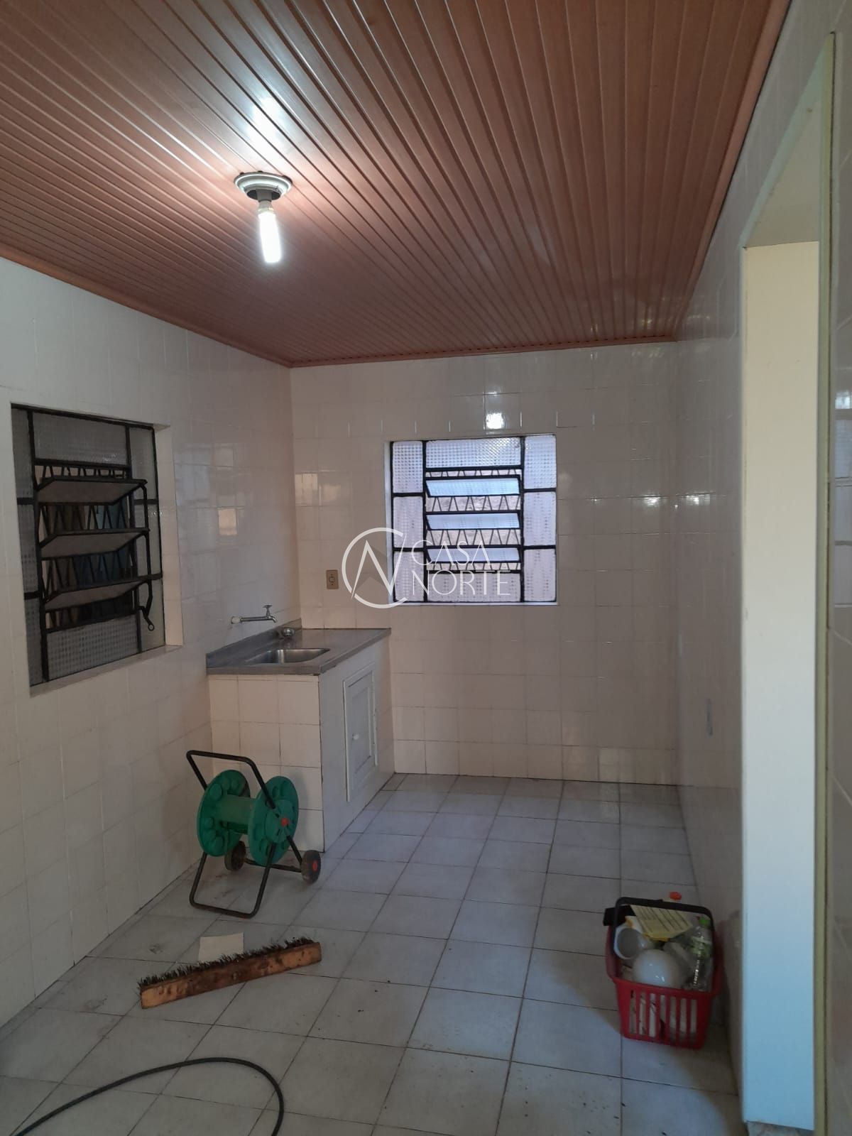 Casa à venda com 2 quartos, 335m², 1 suíte, 3 vagas, Avenida Professor Paula Soares no bairro Jardim Itu em Porto Alegre