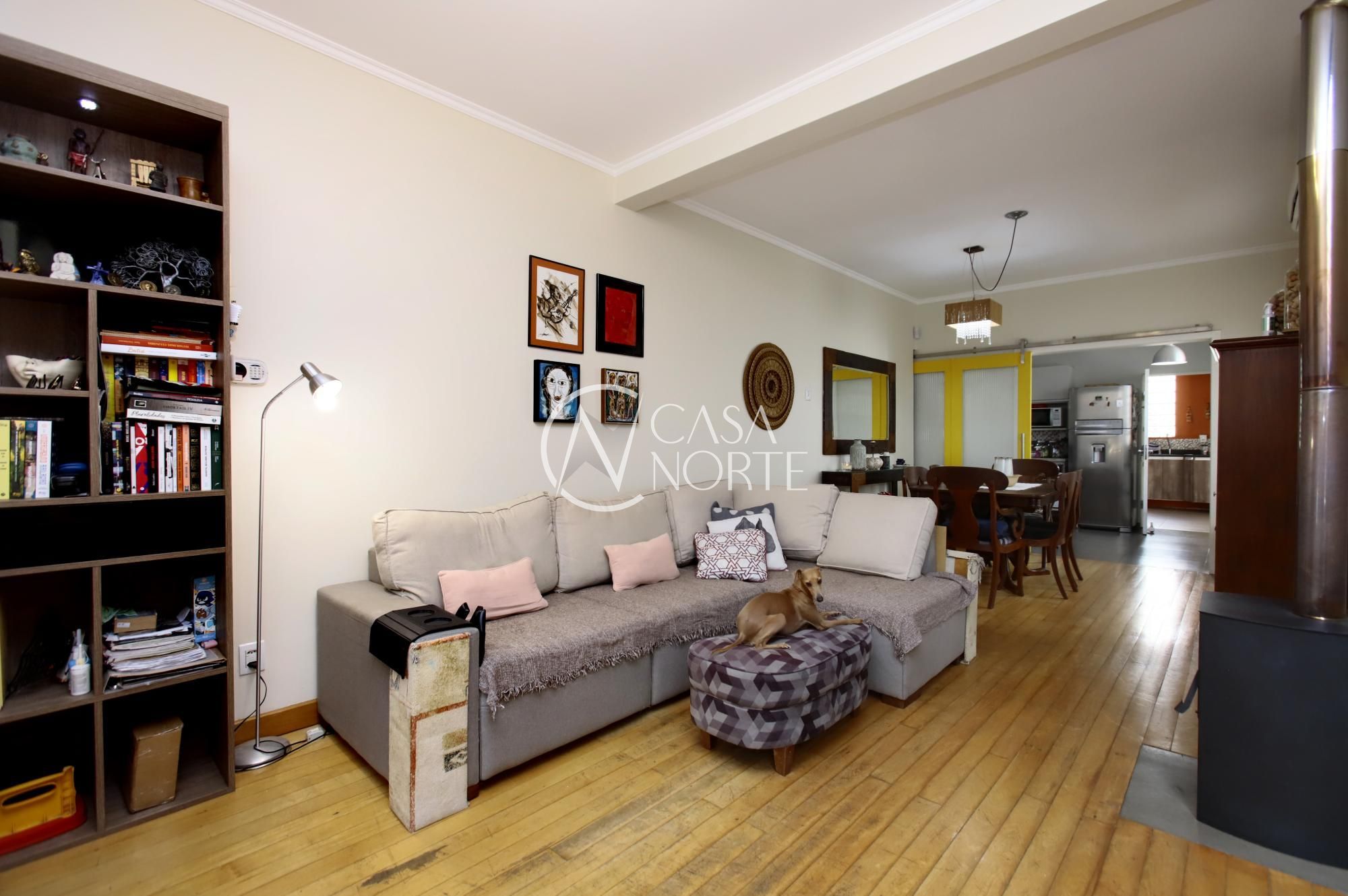 Casa à venda com 4 quartos, 217m², 1 suíte, 3 vagas, Rua Francisco Ferrer no bairro Rio Branco em Porto Alegre