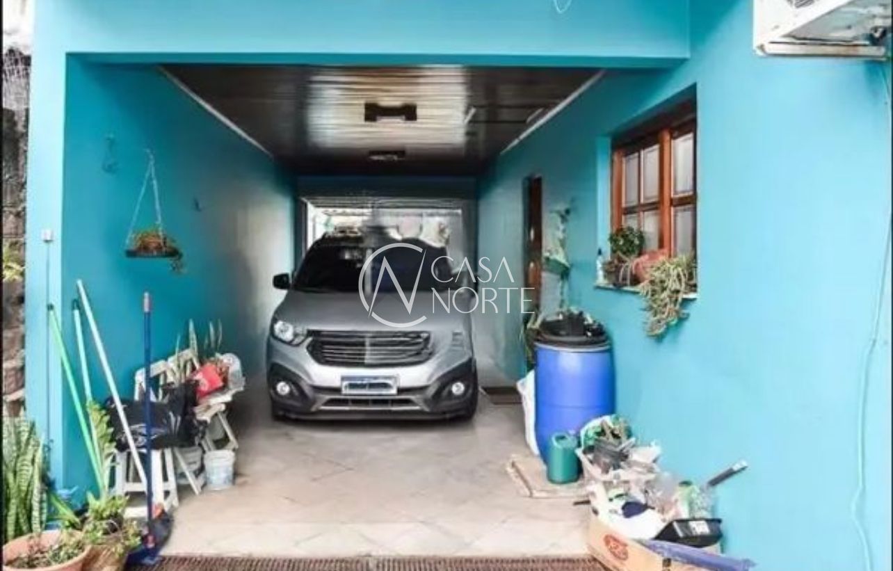 Casa à venda com 3 quartos, 120m², 1 suíte, 2 vagas, Rua José Grimberg no bairro Costa e Silva em Porto Alegre