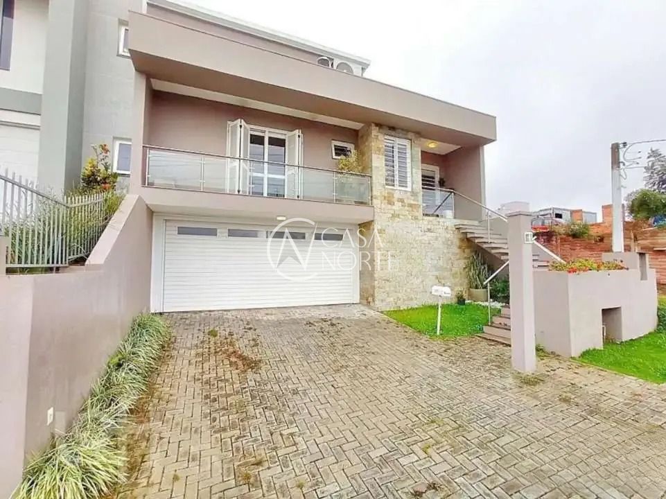 Casa à venda com 3 quartos, 200m², 1 suíte, 2 vagas, Rua Erny Ludwig no bairro Mário Quintana em Porto Alegre