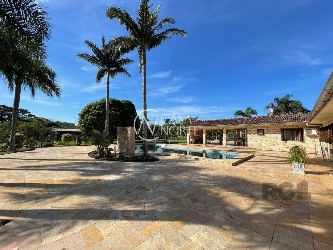 Sítio à venda com 3 quartos, 270m², 1 suíte, 4 vagas, Estrada São Caetano no bairro Lami em Porto Alegre