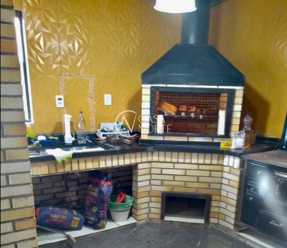 Casa à venda com 3 quartos, 200m², 1 suíte, 2 vagas, Rua Padre Nóbrega no bairro Santa Tereza em Porto Alegre