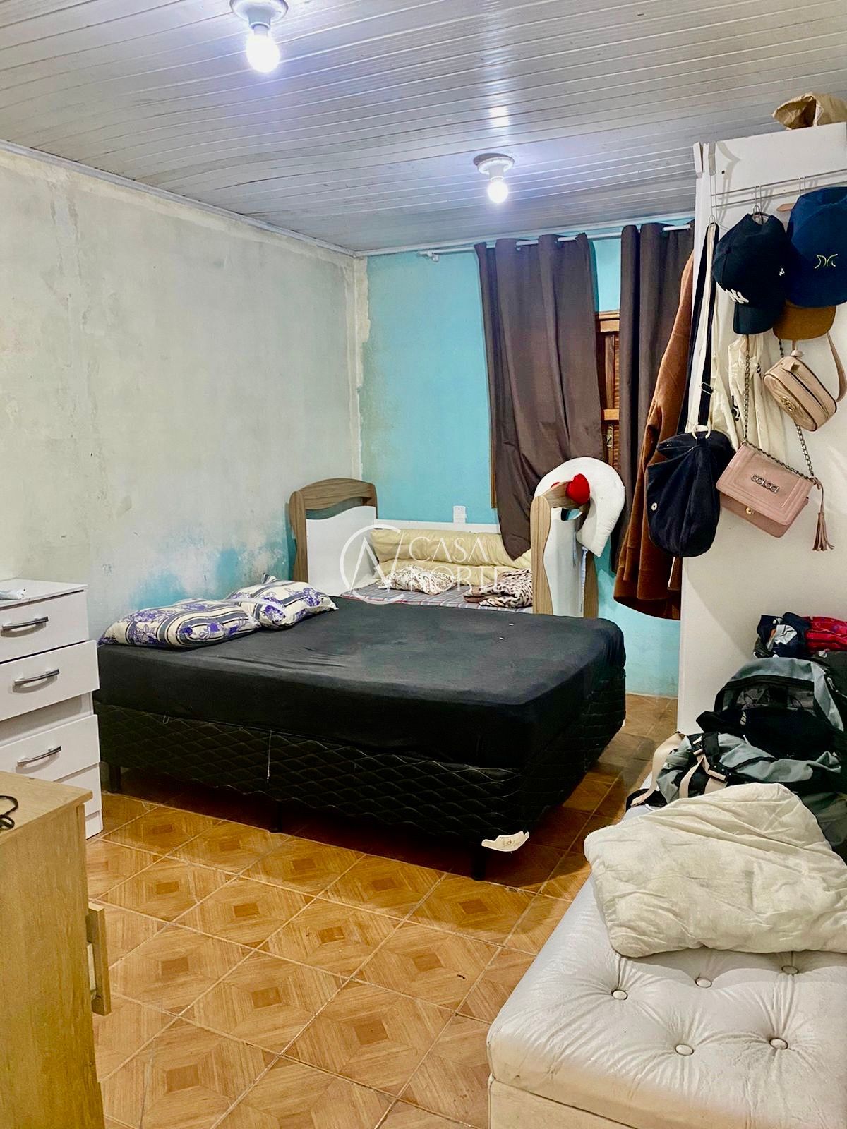 Casa à venda com 3 quartos, 159m², 1 suíte, 2 vagas, Avenida Vereador Pozzolo de Oliveira no bairro Restinga em Porto Alegre