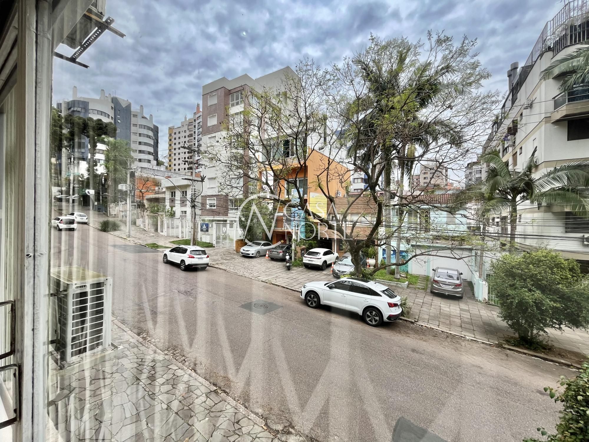 Apartamento Garden à venda com 3 quartos, 153m², 1 suíte, 1 vaga, Rua Castro Alves no bairro Rio Branco em Porto Alegre