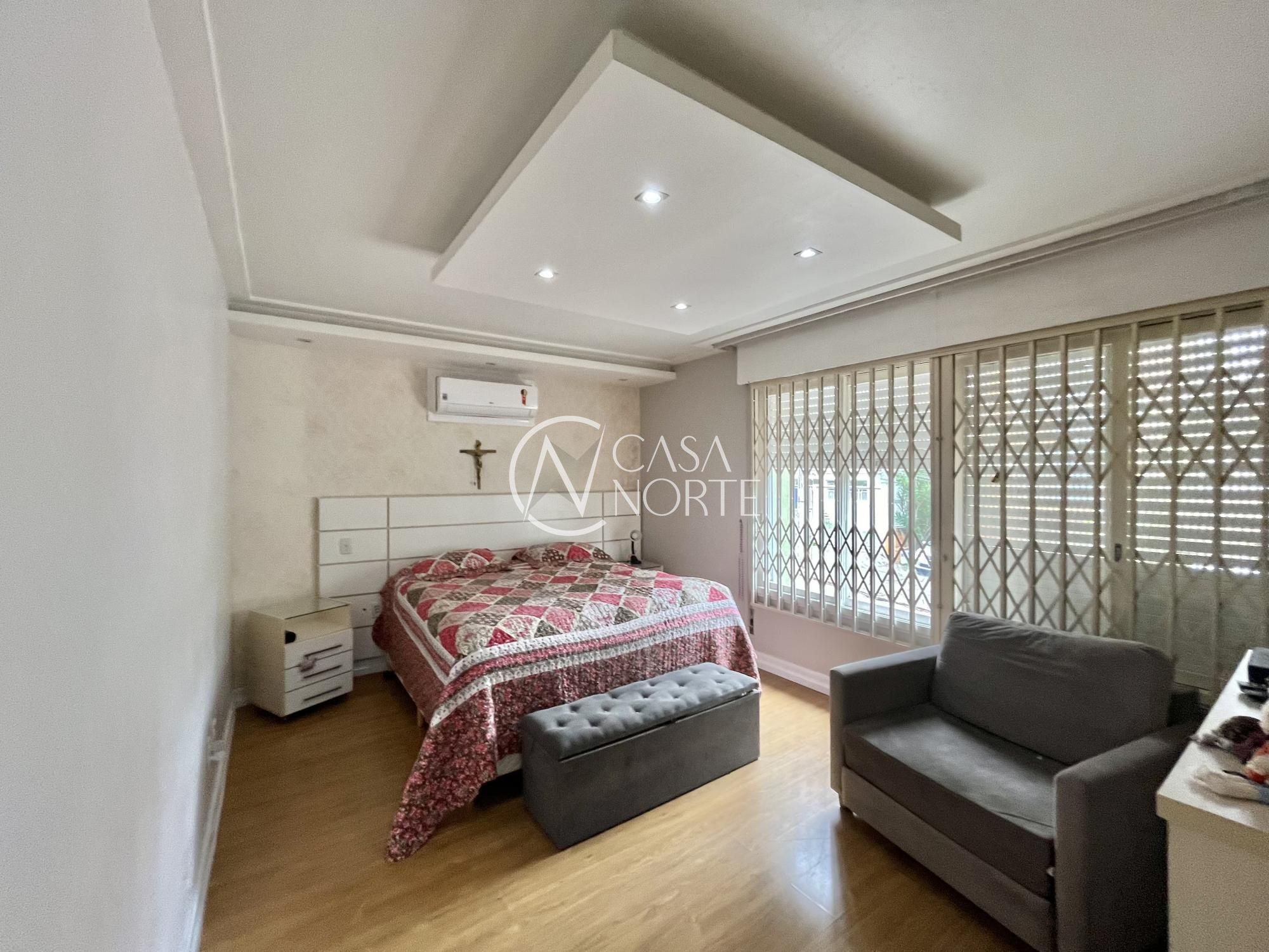 Apartamento Garden à venda com 3 quartos, 153m², 1 suíte, 1 vaga, Rua Castro Alves no bairro Rio Branco em Porto Alegre