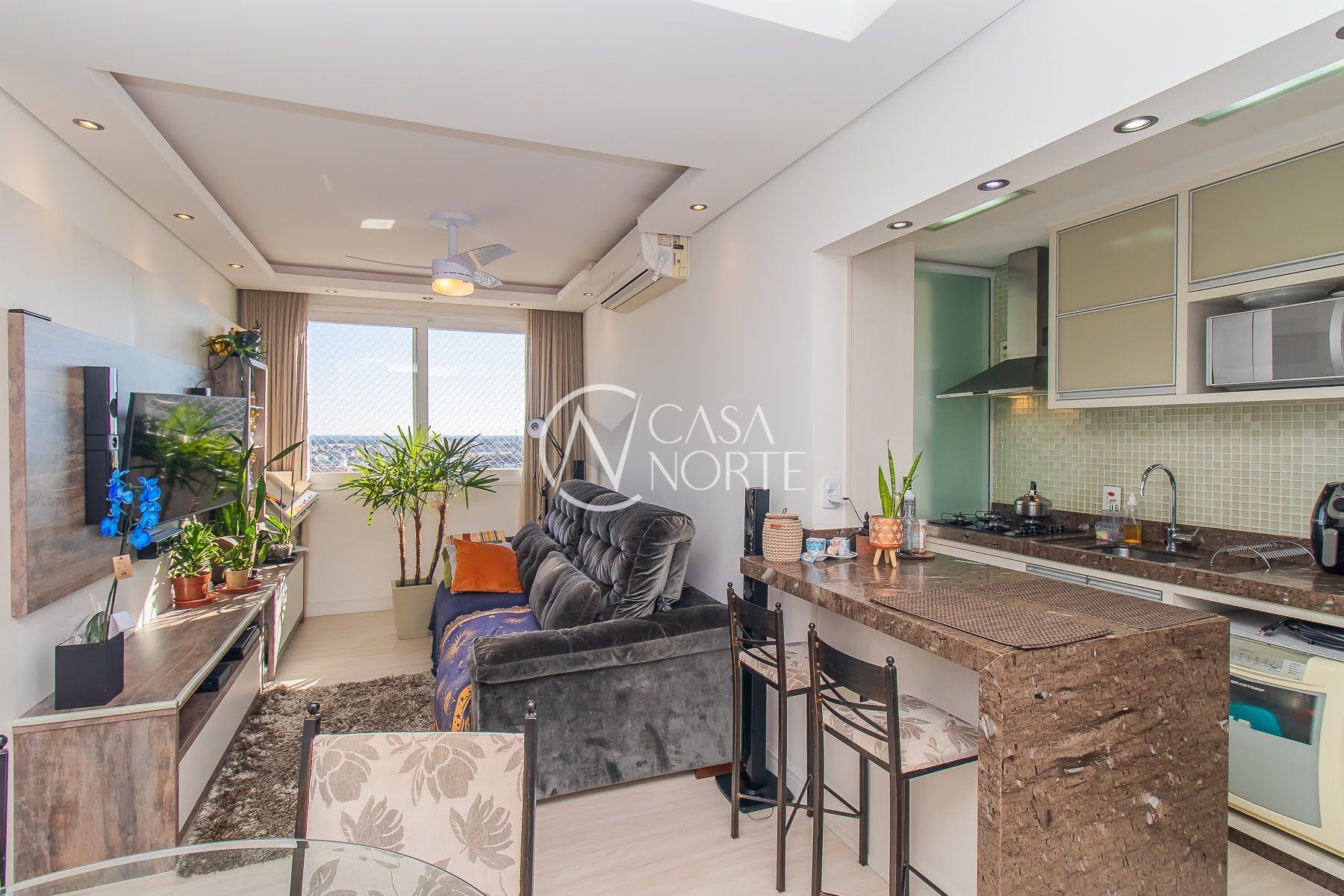 Apartamento à venda com 2 quartos, 59m², 1 suíte, 1 vaga, Rua Augusto Severo no bairro São João em Porto Alegre