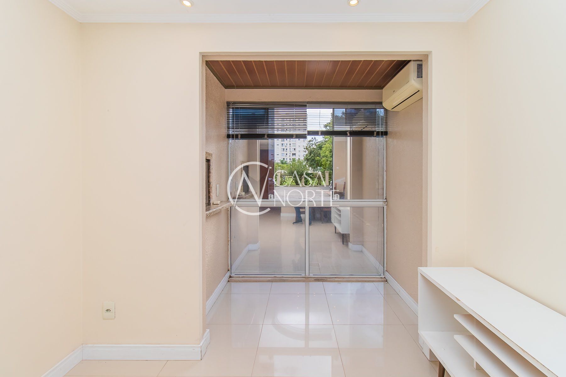 Apartamento à venda com 2 quartos, 55m², 1 vaga, Avenida Sarandi no bairro Sarandi em Porto Alegre