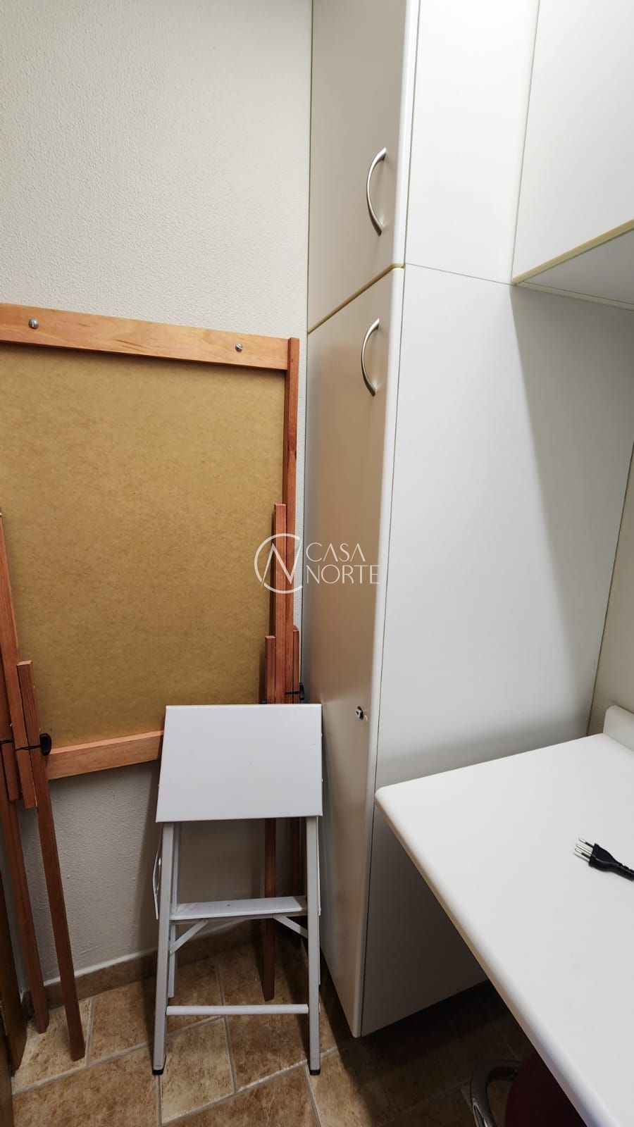Sala Comercial à venda com 1 quarto, 33m², 1 vaga, Rua Doutor Florêncio Ygartua no bairro Moinhos de Vento em Porto Alegre
